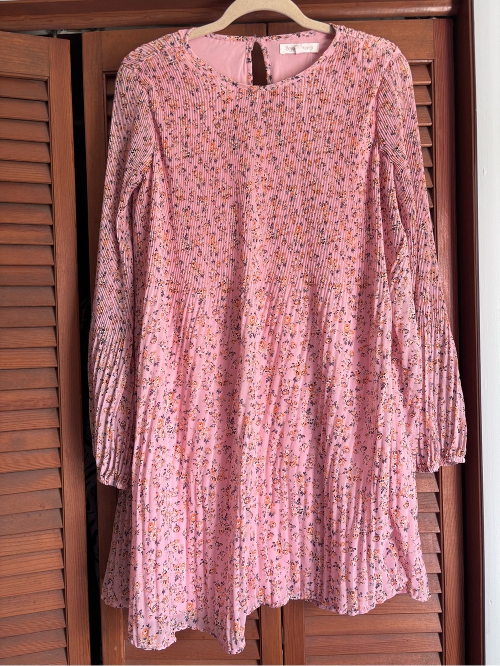 Long-Sleeve Pink Floral Pleated Women's Dress